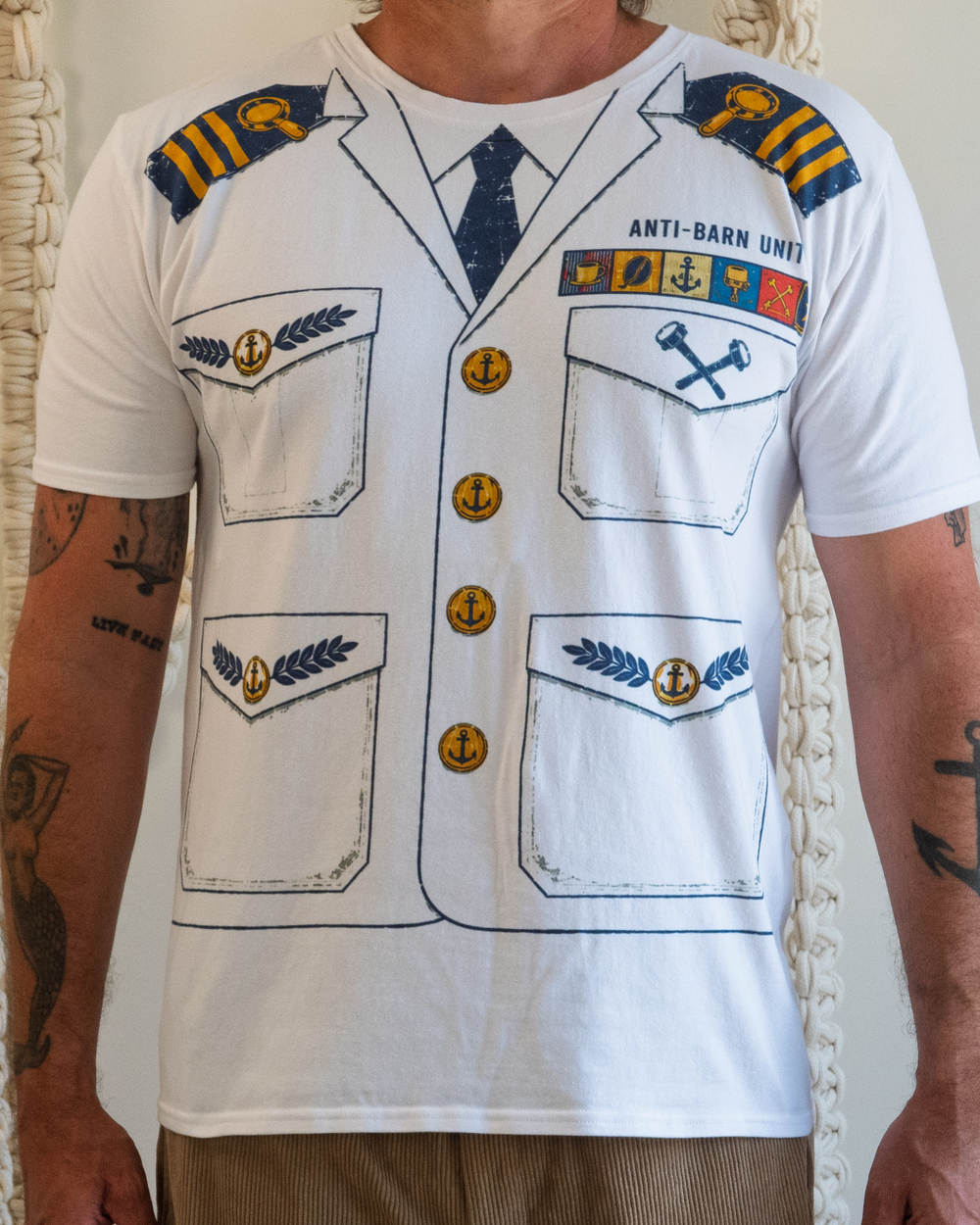 Admiral Barn Noveltee
